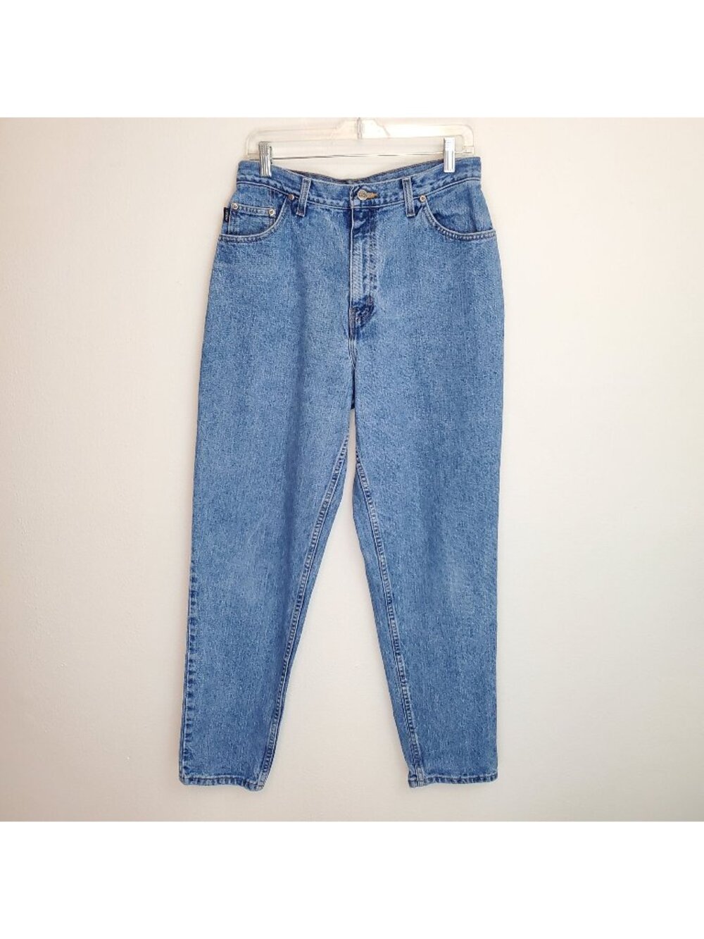 Vintage Chic medium wash tapered leg mom jeans